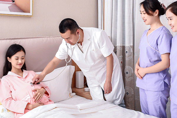 试管婴儿那些事儿贴心的服务医生查房